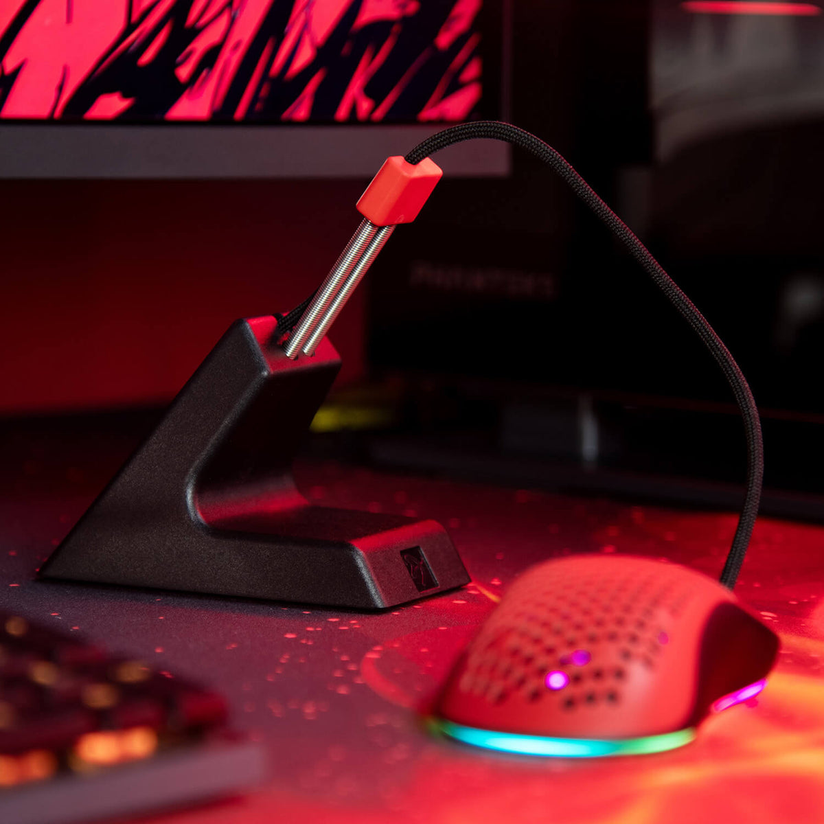 Arozzi Europe Ancora Mouse Cable Holder: top cable management for your desk gaming mouse.