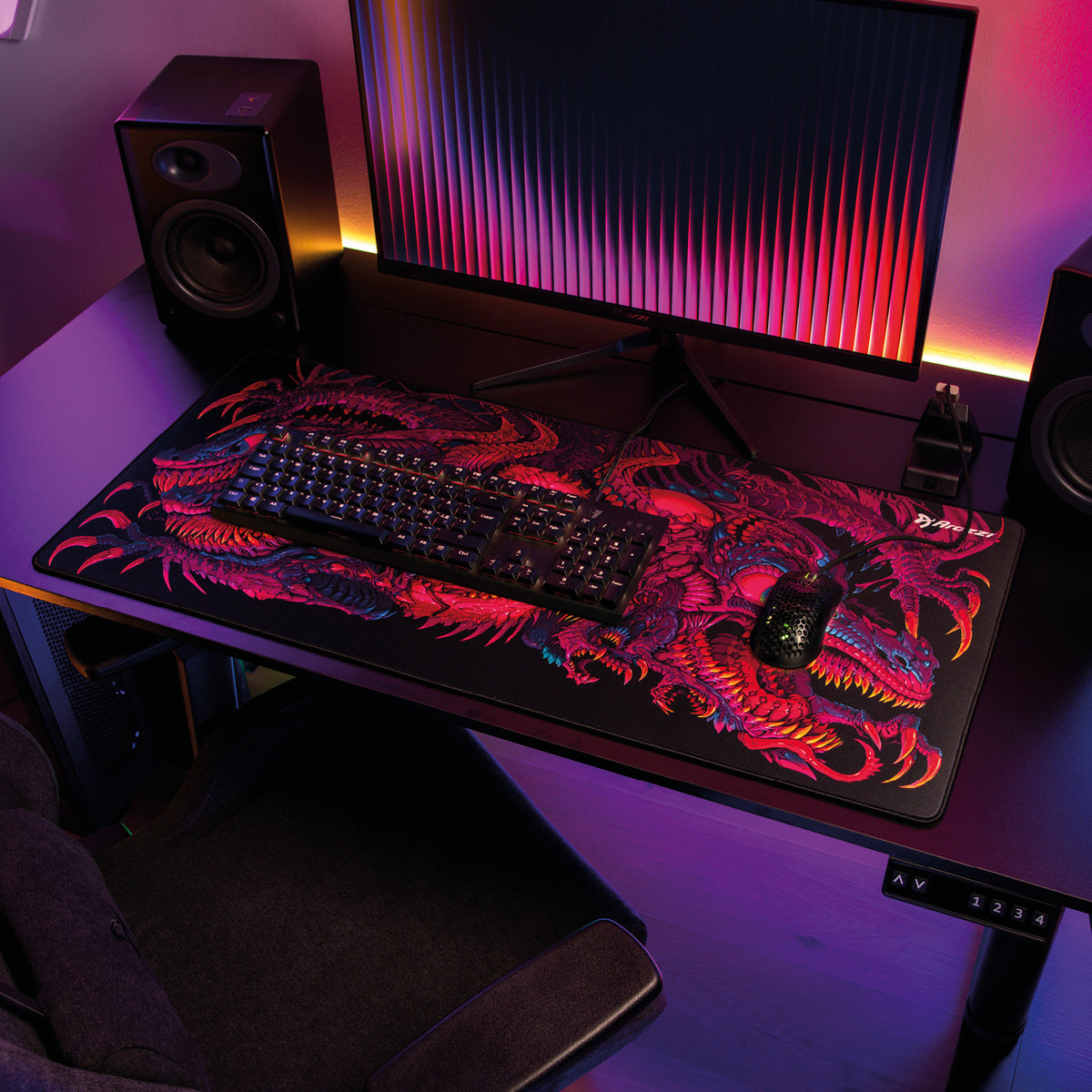 Arozzi Europe Zona Mousepad - Extra Large adds style to your desktop keyboard, mouse, and monitor.