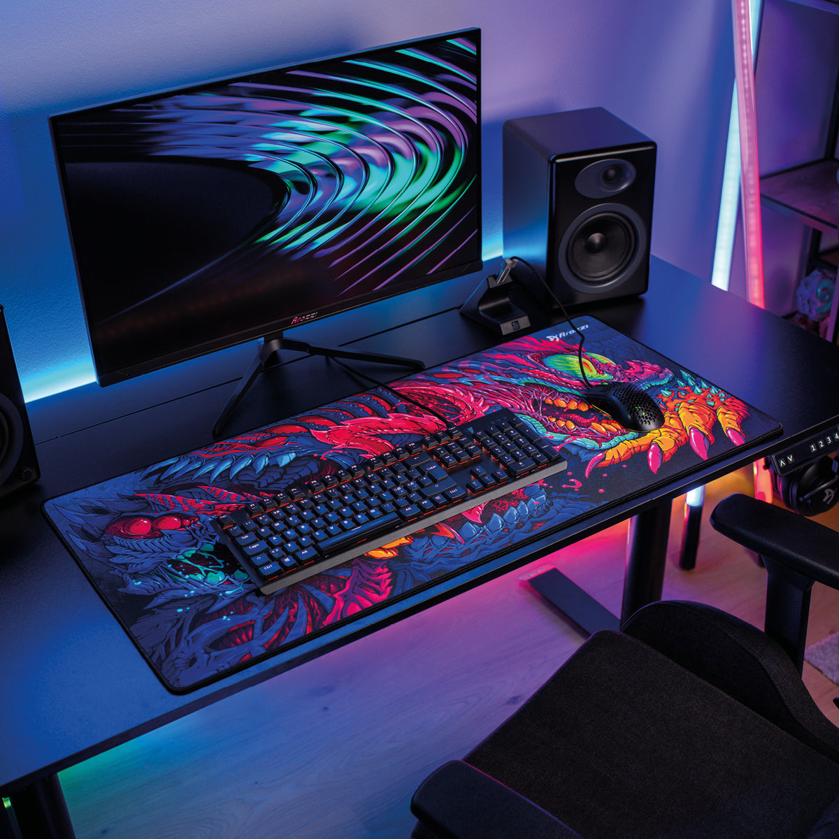Arozzi Europe Zona Mousepad - Extra Large, ideal for colorful PC desk setups with wrist support.