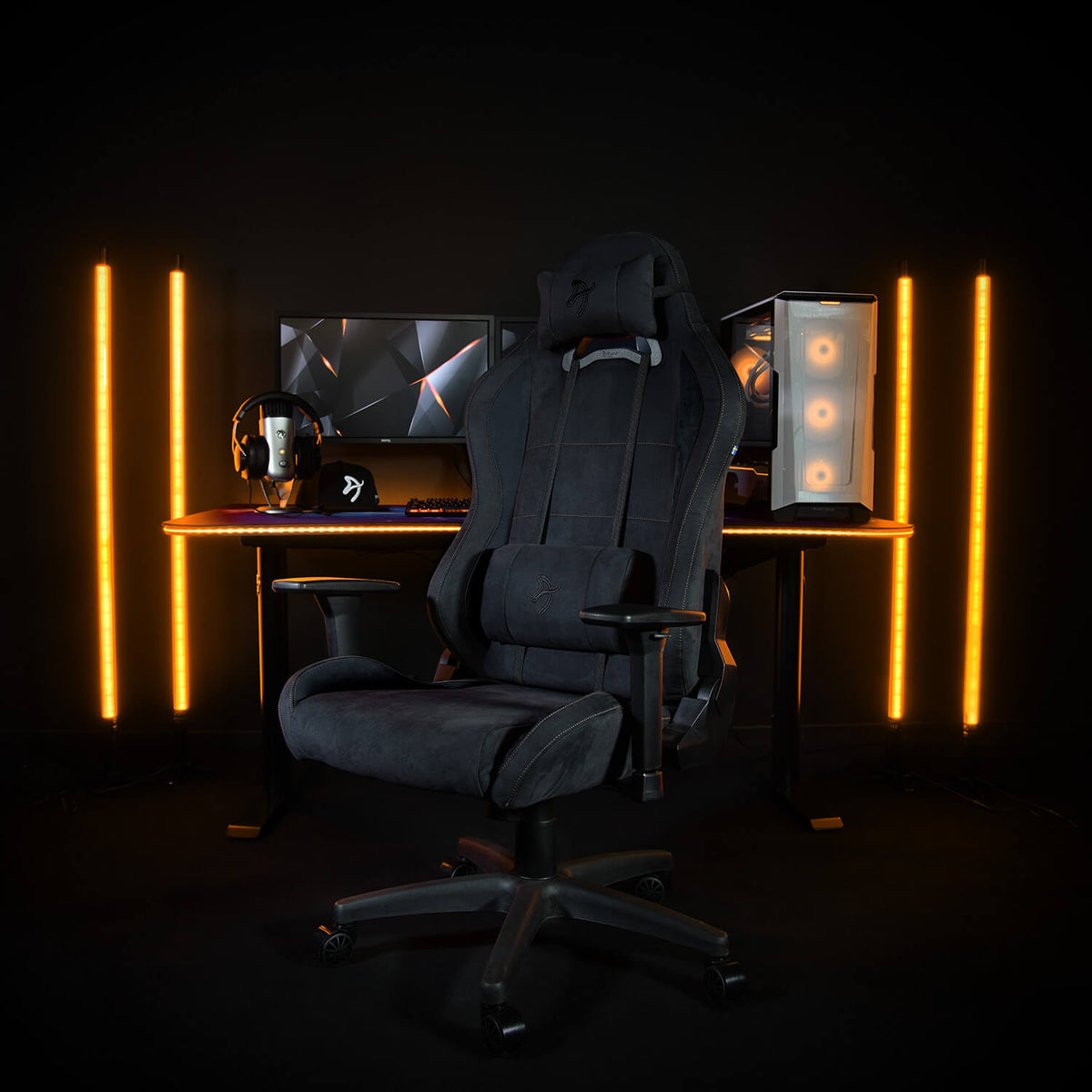 Arozzi Europe Torretta Supersoft chair: ergonomic, plush, adjustable support.