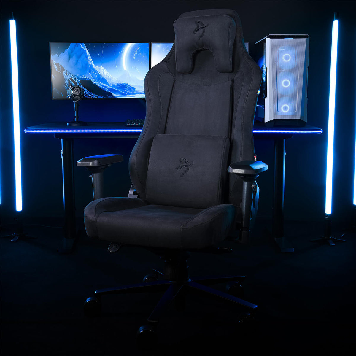 Arozzi Europe Vernazza Supersoft chair with memory foam pillows, desk, dual monitors, LED lights.